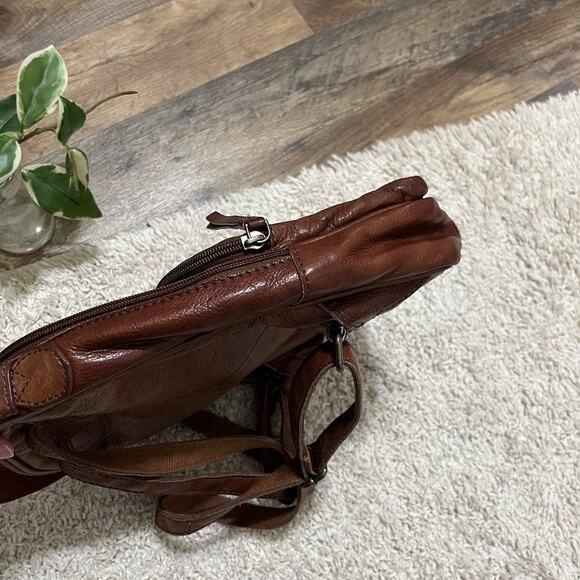 Børn Brown 100% Genuine Leather Rustic Bohemian Vintage-Inspired Mini Backpack - Picture 4 of 8